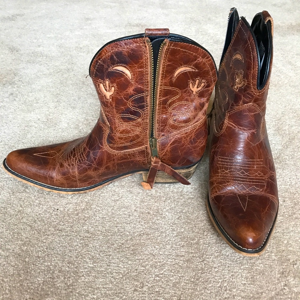 Dingo brown leather cowboy western boots -side zip